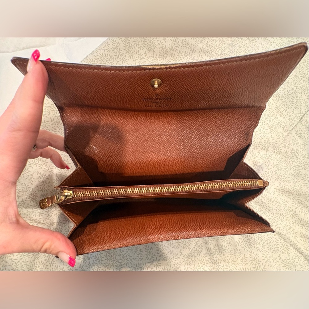 Authentic Vintage Louis Vuitton Wallet - Picture 9 of 16